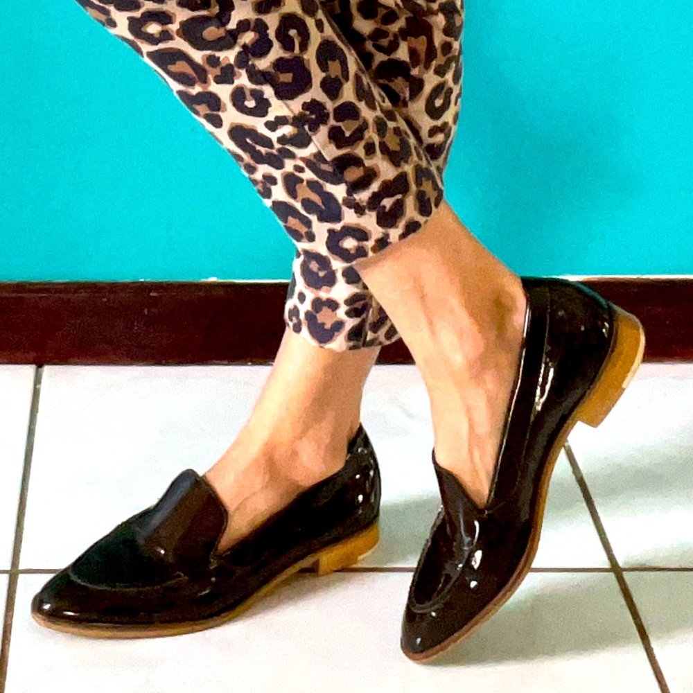 Everlane chocolate brown patent leather loafers sz 9
